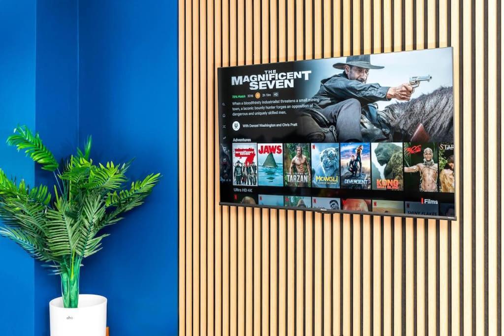 Top Floor City Centre Apartment - Sleeps 7 - 4 Beds - With Balcony And Parking - Smart Tv'S On Each Bedroom Wall - 5 Mins From Bullring, Selfridges, Moor Street Station - By Zena Stays Birmingham Ngoại thất bức ảnh