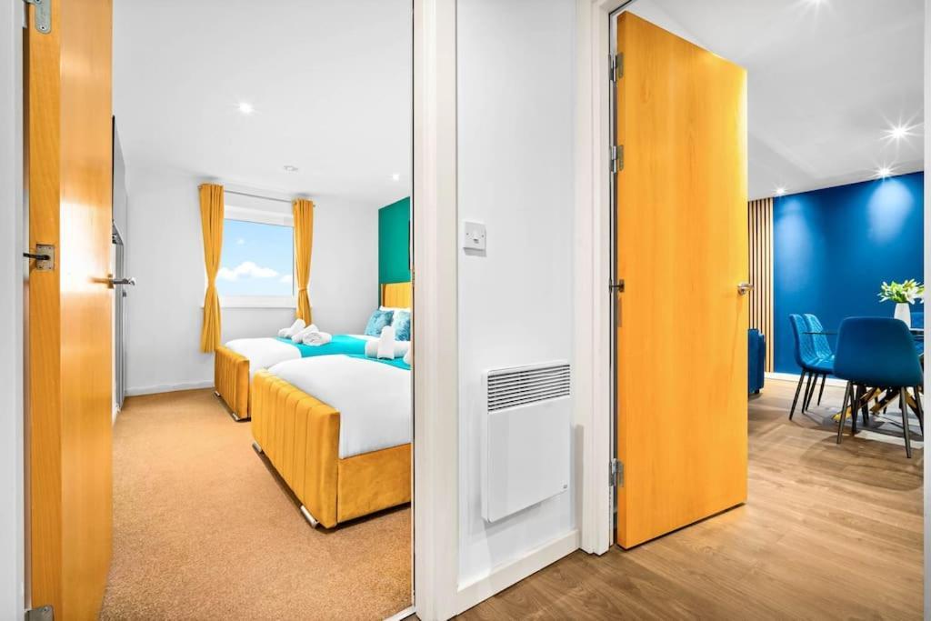 Top Floor City Centre Apartment - Sleeps 7 - 4 Beds - With Balcony And Parking - Smart Tv'S On Each Bedroom Wall - 5 Mins From Bullring, Selfridges, Moor Street Station - By Zena Stays Birmingham Ngoại thất bức ảnh