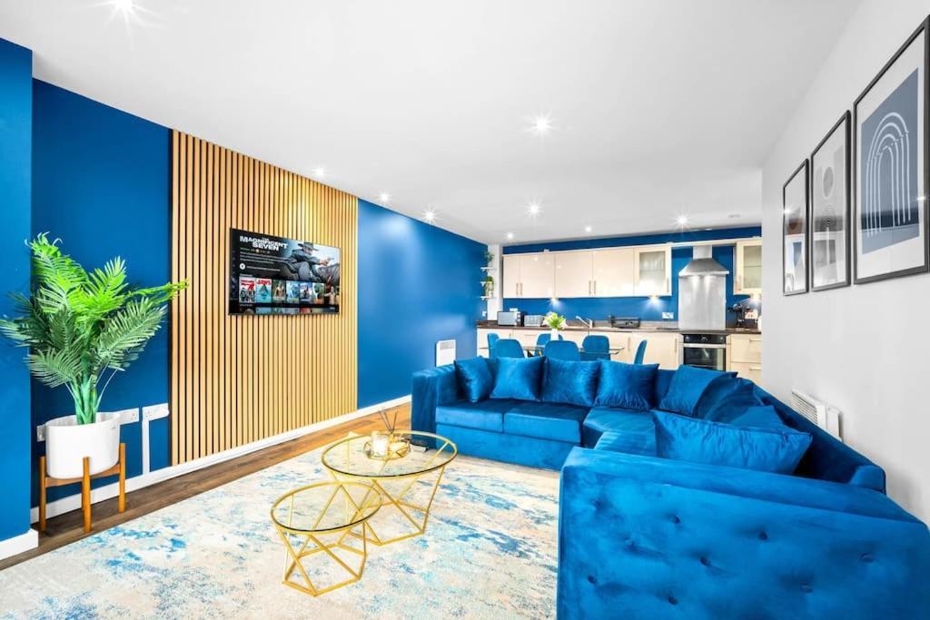 Top Floor City Centre Apartment - Sleeps 7 - 4 Beds - With Balcony And Parking - Smart Tv'S On Each Bedroom Wall - 5 Mins From Bullring, Selfridges, Moor Street Station - By Zena Stays Birmingham Ngoại thất bức ảnh