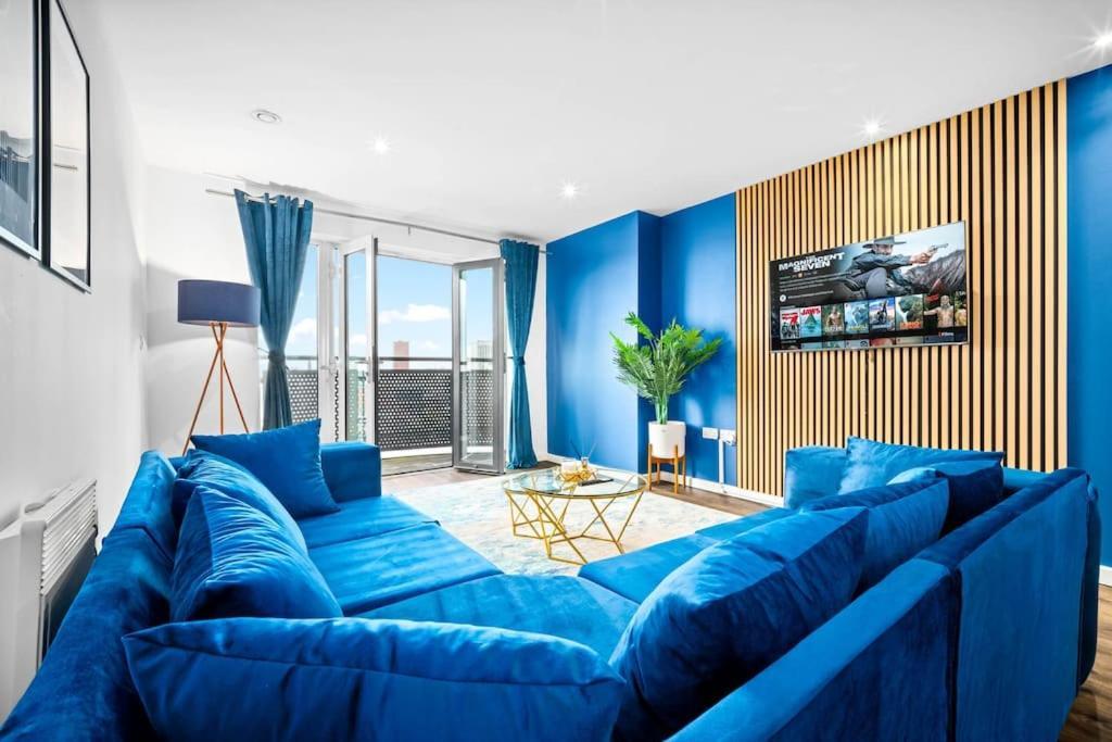 Top Floor City Centre Apartment - Sleeps 7 - 4 Beds - With Balcony And Parking - Smart Tv'S On Each Bedroom Wall - 5 Mins From Bullring, Selfridges, Moor Street Station - By Zena Stays Birmingham Ngoại thất bức ảnh